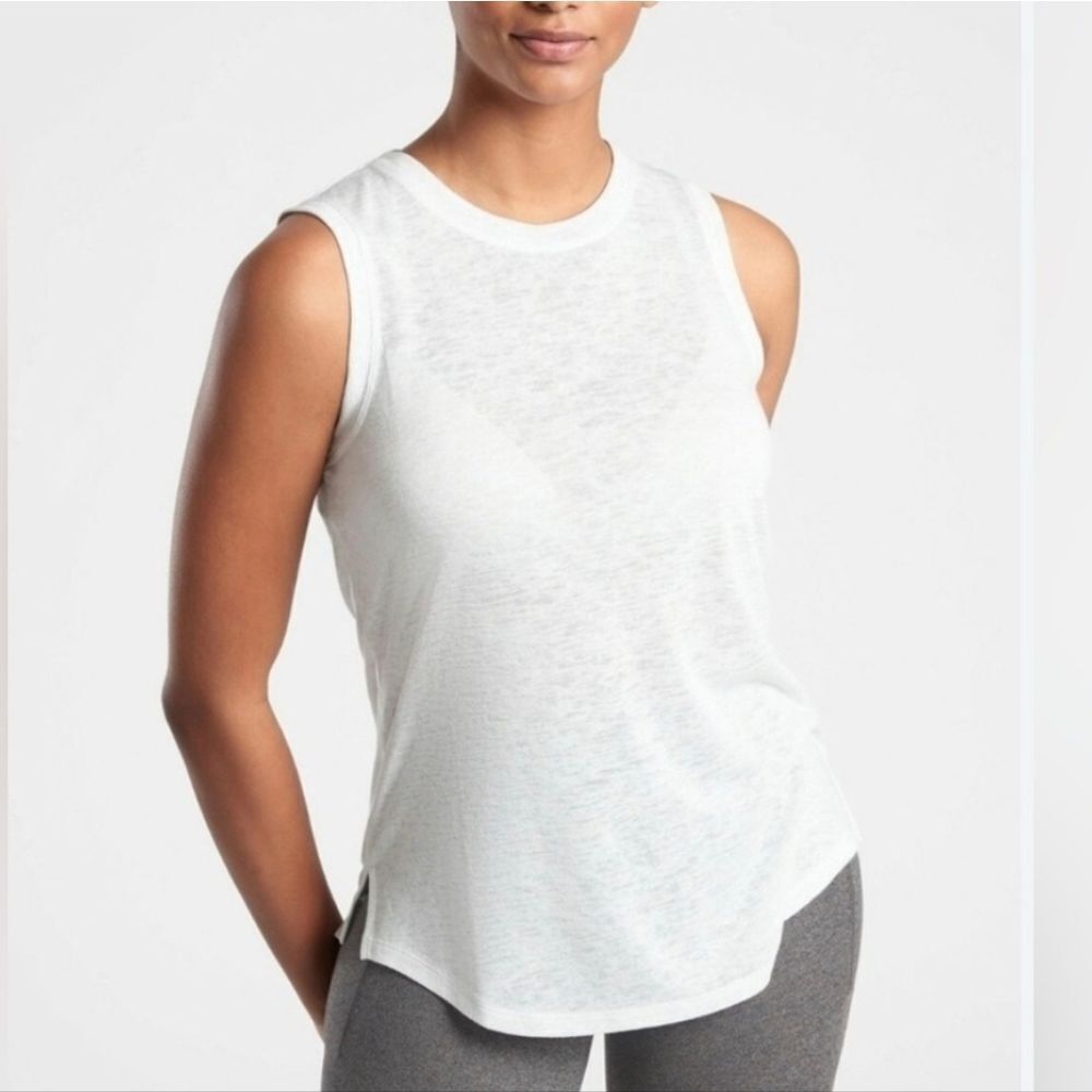ATHLETA WOMEN'S WHITE SLEEVELESS BREEZY TOP TANK Sz 1x Nwt